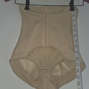 High-Waist Sculpting Briefs - Beige Shaping Briefs